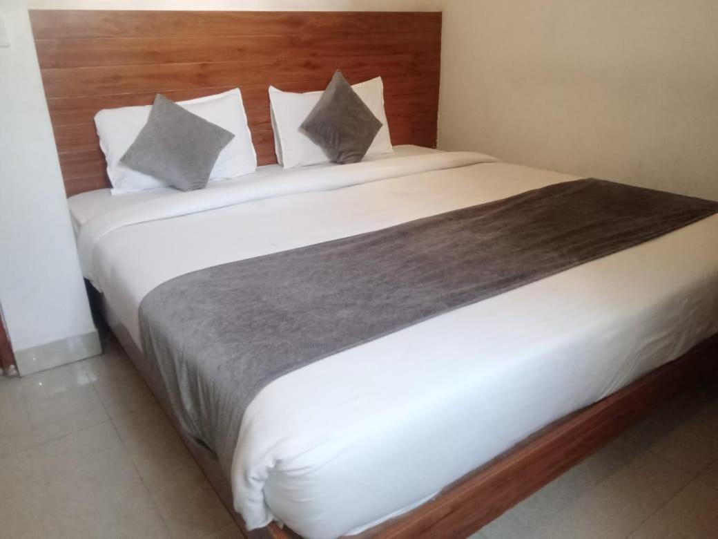 Triple One Hotel Tapovan Rishikesh,Near Laxman Jhula Exteriör bild