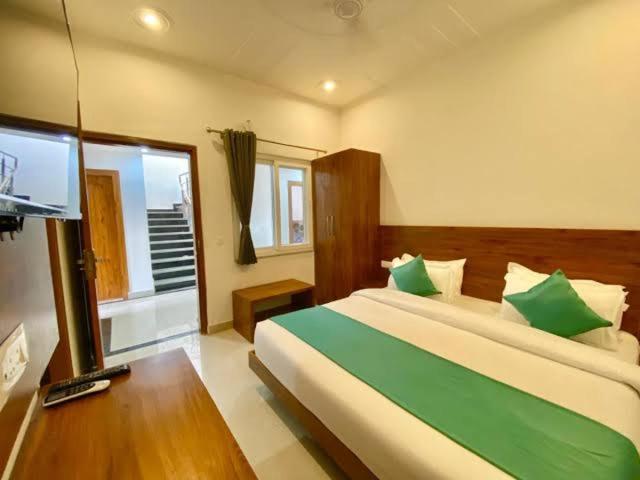 Triple One Hotel Tapovan Rishikesh,Near Laxman Jhula Exteriör bild