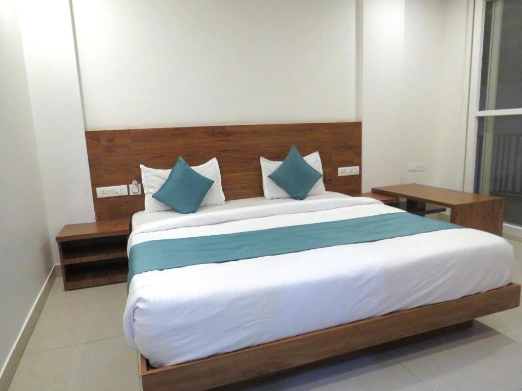 Triple One Hotel Tapovan Rishikesh,Near Laxman Jhula Exteriör bild